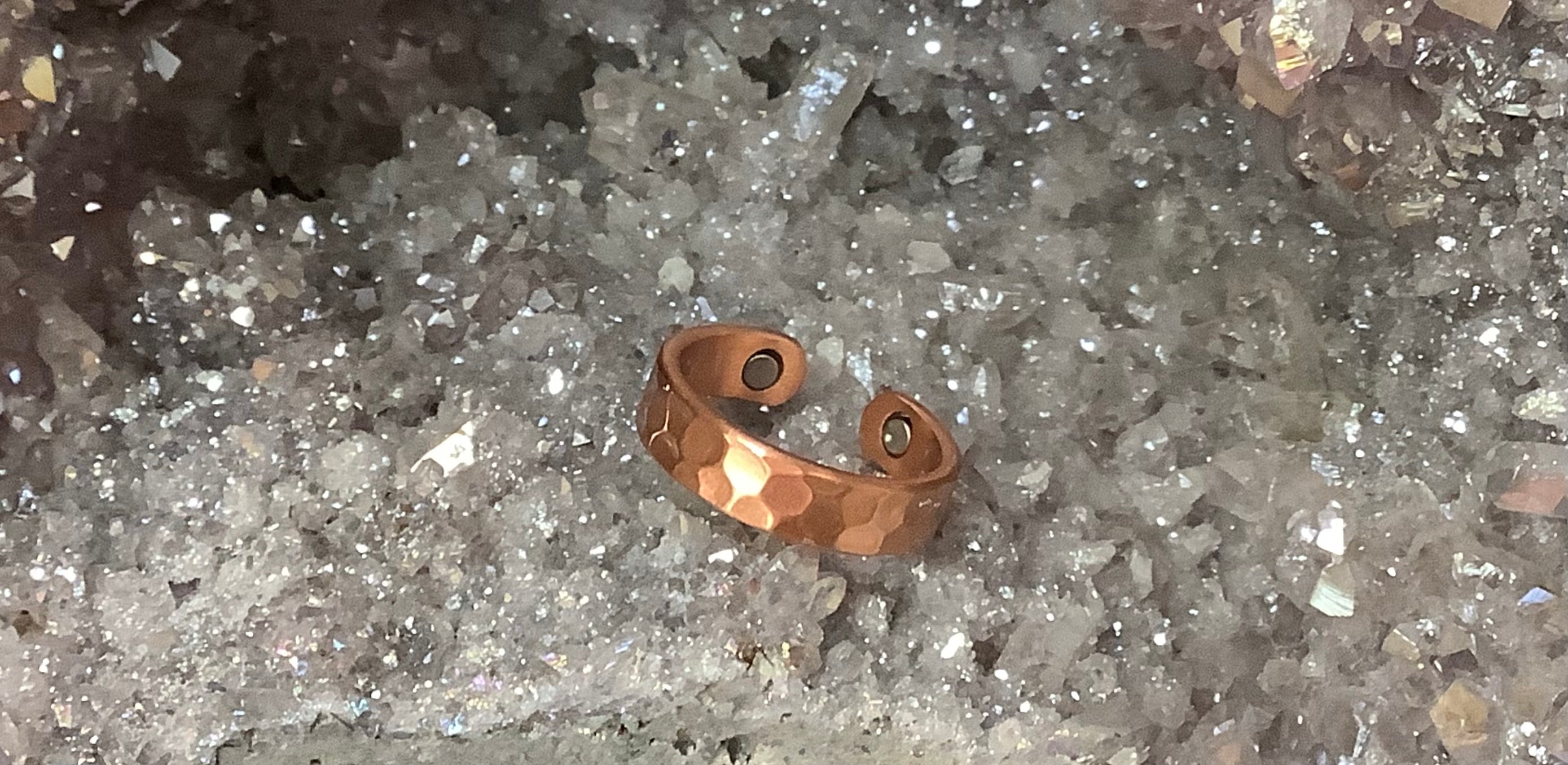 Copper Ring Hammered (Magnetic) - Lighten Up Shop